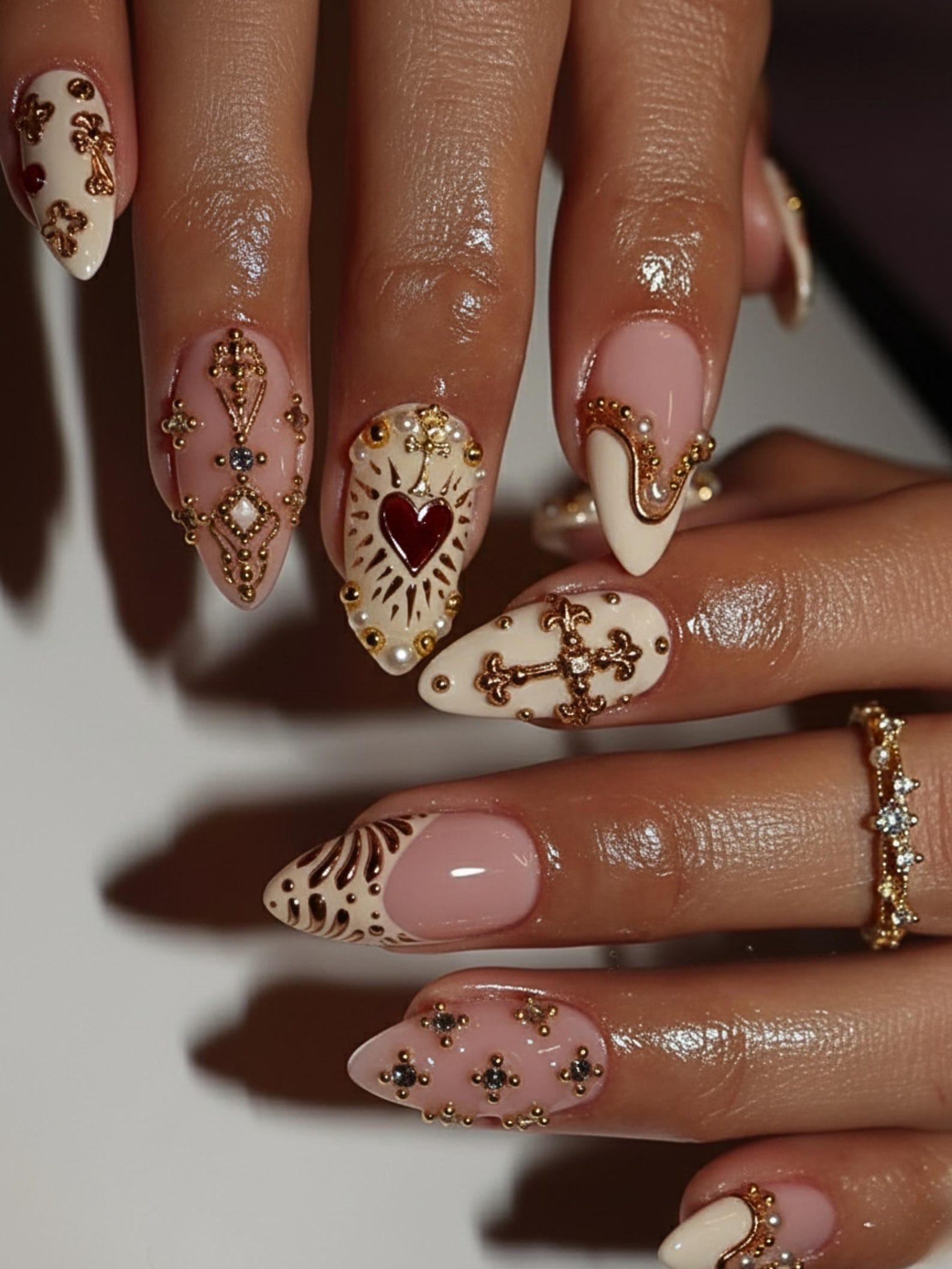 Nail Tabs for Press On Nails – Golden Heart Baroque Press On Nails | Valentine Nails | Ivory Blush French Tips |DB09H
