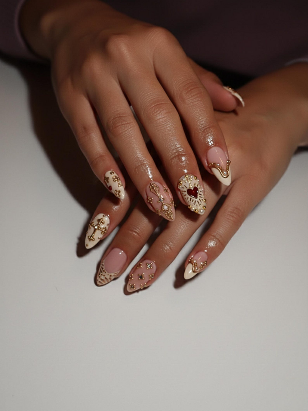 Nail Tabs for Press On Nails – Golden Heart Baroque Press On Nails | Valentine Nails | Ivory Blush French Tips |DB09H