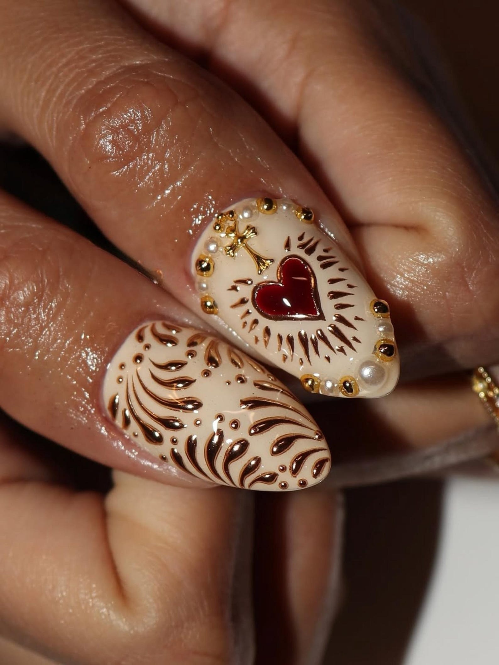 Nail Tabs for Press On Nails – Golden Heart Baroque Press On Nails | Valentine Nails | Ivory Blush French Tips |DB09H